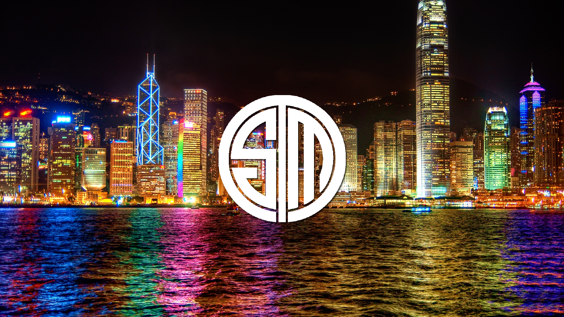 Team Solomid on City Backdrop